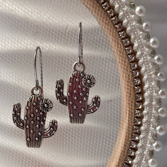 Cactus Flower Silver Earrings - Picture 3 of 10